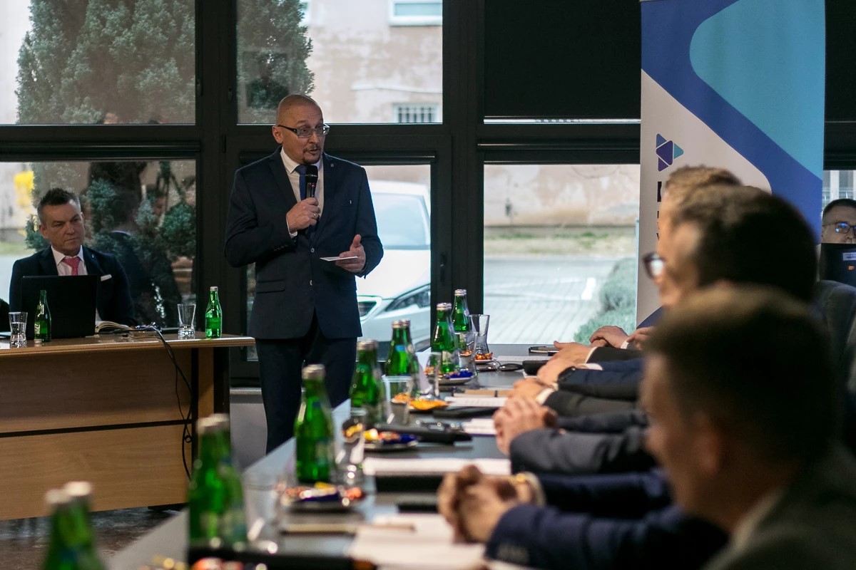 1 kandydaci na prezydenta dyskutowali o gospodarczej przyszlosci konina