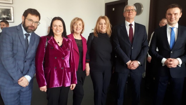 Alternatywa dla izolacyjnych środków wychowawczych