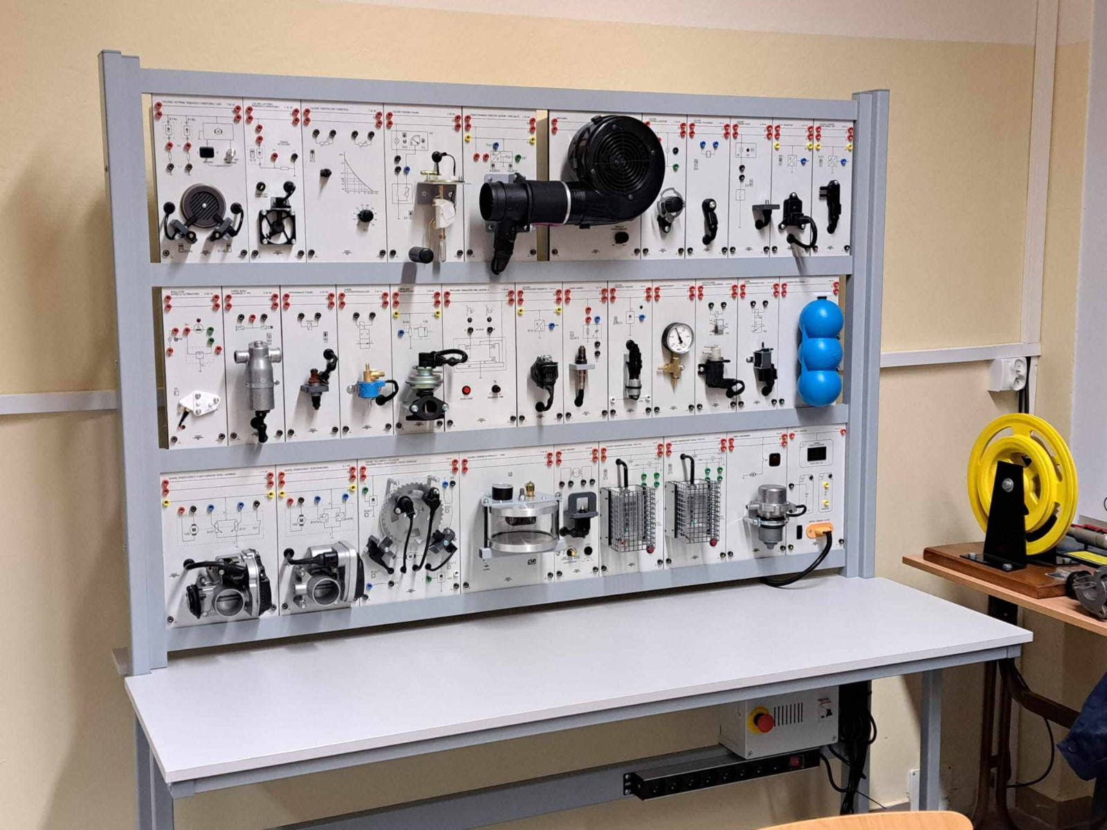 nowe stanowiska w katedrez nauk technicznych 2