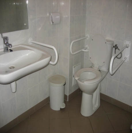 toalety przystosowane dla osób niepełnosprawnych 